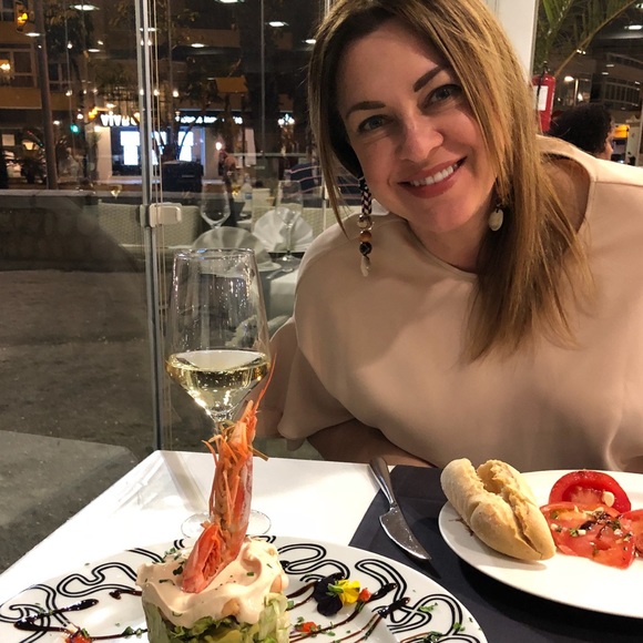 Meet your Posher, Kristen - Picture 1 of 1